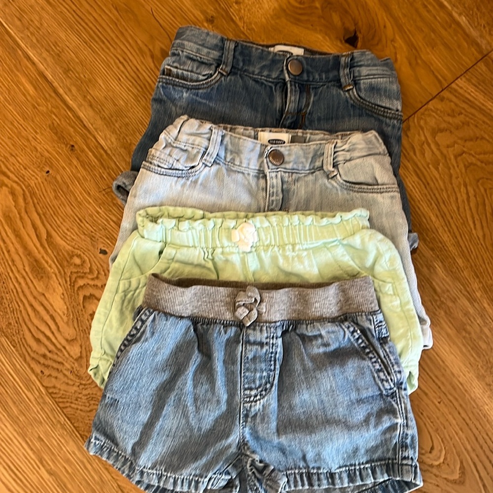 Bundle of 4 shorts